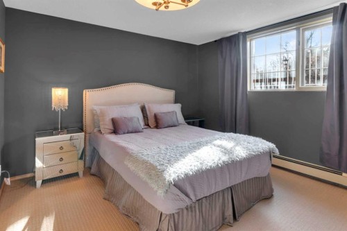 3-124 19 Avenue Ne, Calgary, AB - Indoor Photo Showing Bedroom