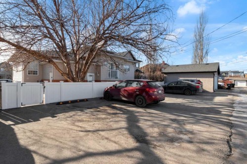 3-124 19 Avenue Ne, Calgary, AB - Outdoor