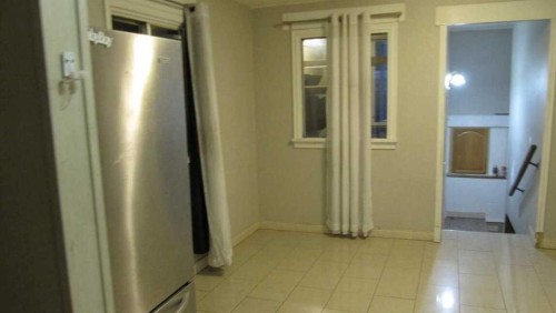 1307 25 Street Se, Calgary, AB - Indoor Photo Showing Other Room