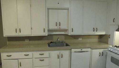1307 25 Street Se, Calgary, AB - Indoor Photo Showing Kitchen