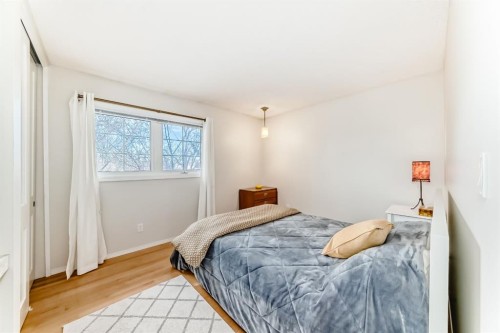 3707 37 Street Nw, Calgary, AB - Indoor