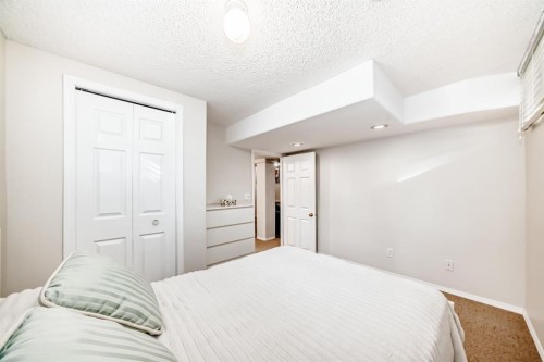 3707 37 Street Nw, Calgary, AB - Indoor Photo Showing Bedroom