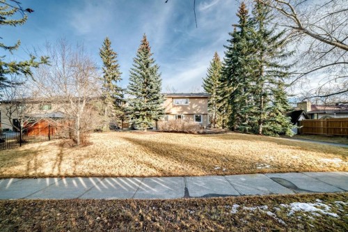 3707 37 Street Nw, Calgary, AB - Indoor Photo Showing Bathroom