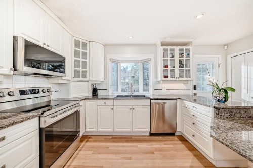 3707 37 Street Nw, Calgary, AB - Indoor Photo Showing Other Room