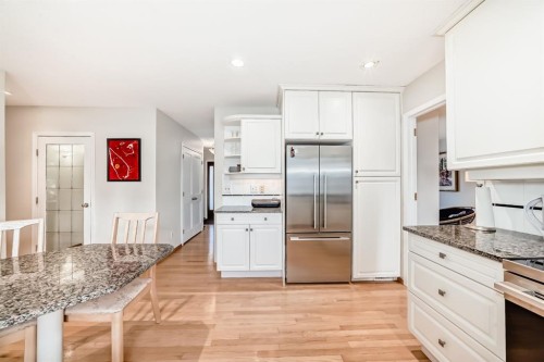3707 37 Street Nw, Calgary, AB - Indoor Photo Showing Kitchen With Stainless Steel Kitchen With Upgraded Kitchen