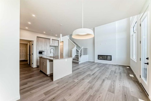 67 Bartlett Crescent Se, Calgary, AB - Indoor Photo Showing Other Room