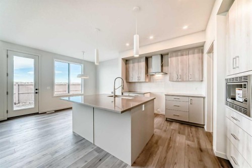 67 Bartlett Crescent Se, Calgary, AB - Indoor Photo Showing Kitchen With Upgraded Kitchen