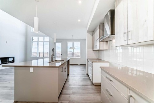 67 Bartlett Crescent Se, Calgary, AB - Indoor Photo Showing Kitchen
