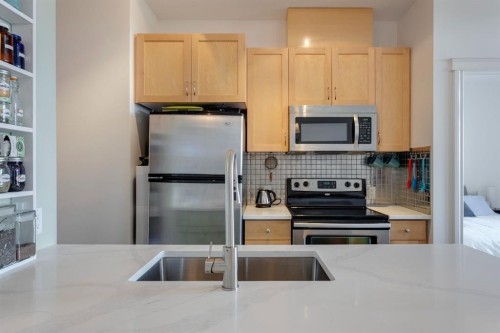 3608-24 Hemlock Crescent Sw, Calgary, AB - Indoor Photo Showing Kitchen With Double Sink With Upgraded Kitchen