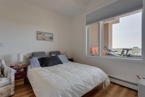3608-24 Hemlock Crescent Sw, Calgary, AB - Indoor Photo Showing Bedroom