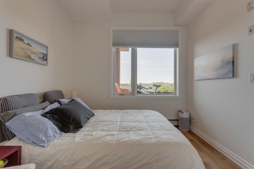 3608-24 Hemlock Crescent Sw, Calgary, AB - Indoor Photo Showing Bedroom
