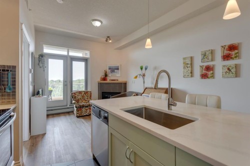 3608-24 Hemlock Crescent Sw, Calgary, AB - Indoor Photo Showing Kitchen