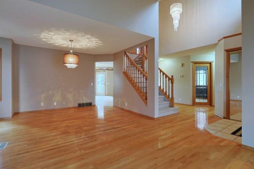 111 Schubert Place Nw, Calgary, AB - Indoor Photo Showing Other Room