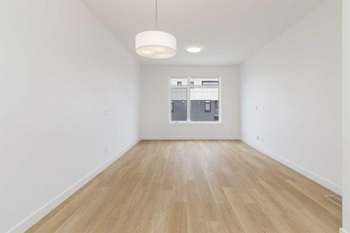 409-8535 19 Avenue Se, Calgary, AB - Indoor Photo Showing Other Room