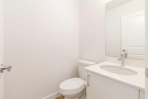 409-8535 19 Avenue Se, Calgary, AB - Indoor Photo Showing Bathroom