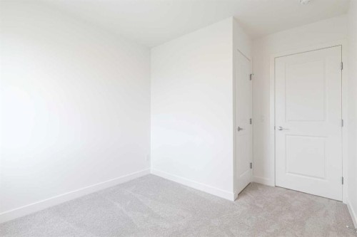 409-8535 19 Avenue Se, Calgary, AB - Indoor Photo Showing Other Room