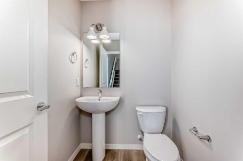77 Mercado Landing Se, Calgary, AB - Indoor Photo Showing Bathroom
