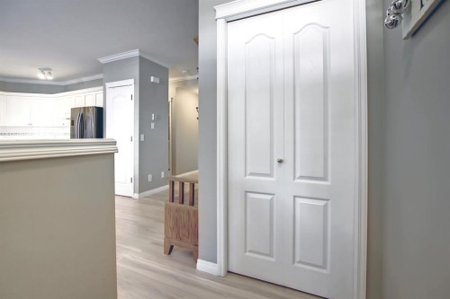 92 Prestwick Gardens Se, Calgary, AB - Indoor Photo Showing Other Room