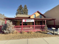 416 1 Street WEST Cochrane, AB T4C 1X8