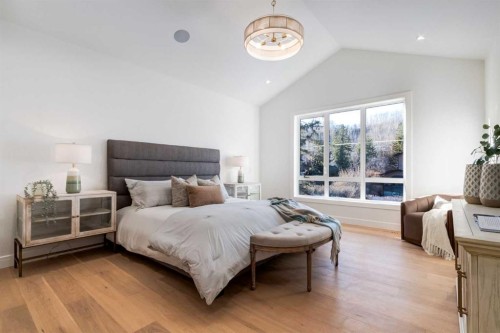 8812 33 Avenue Nw, Calgary, AB - Indoor Photo Showing Bedroom