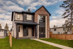 8812 33 Avenue NW Calgary, AB T3B 1M5