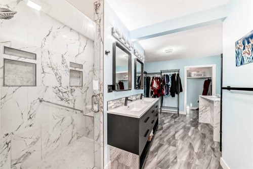 7 Sunset Crescent, Okotoks, AB - Indoor Photo Showing Bathroom