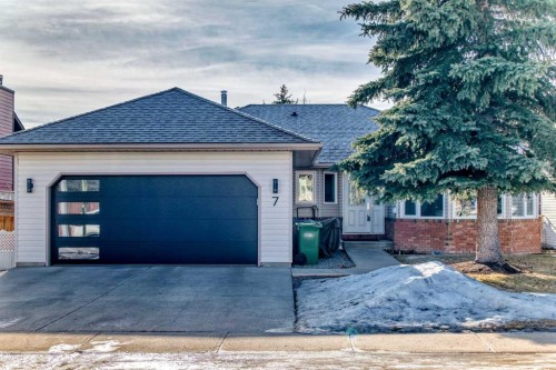 7 Sunset Crescent, Okotoks, AB - Outdoor
