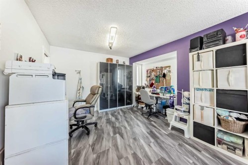 7 Sunset Crescent, Okotoks, AB - Indoor Photo Showing Laundry Room