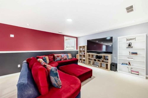 7 Sunset Crescent, Okotoks, AB - Indoor Photo Showing Other Room