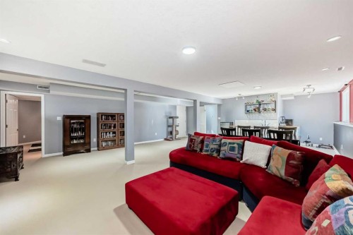 7 Sunset Crescent, Okotoks, AB - Indoor Photo Showing Living Room