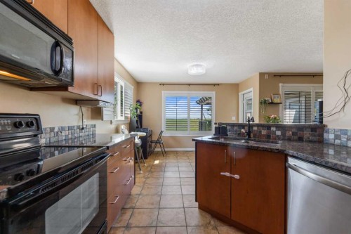 732 1 Avenue, Irricana, AB - Indoor Photo Showing Kitchen