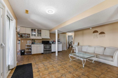 732 1 Avenue, Irricana, AB - Indoor