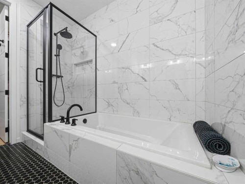 111 Haskayne Drive Nw, Calgary, AB - Indoor Photo Showing Bathroom