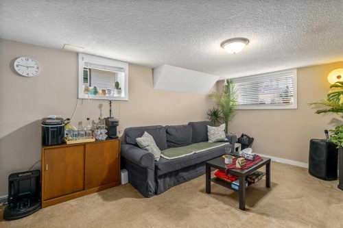 712 4A Street Nw, Calgary, AB 