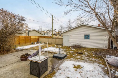 712 4A Street Nw, Calgary, AB 