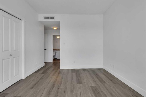 2004-77 Spruce Place Sw, Calgary, AB - Indoor Photo Showing Other Room