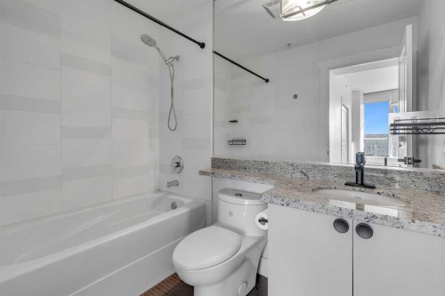 2004-77 Spruce Place Sw, Calgary, AB - Indoor Photo Showing Bathroom
