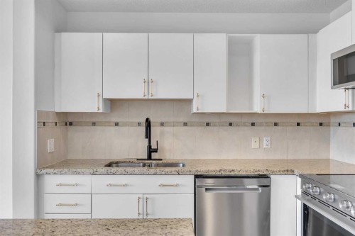 2004-77 Spruce Place Sw, Calgary, AB - Indoor Photo Showing Kitchen