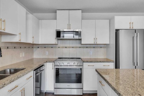 2004-77 Spruce Place Sw, Calgary, AB - Indoor Photo Showing Kitchen