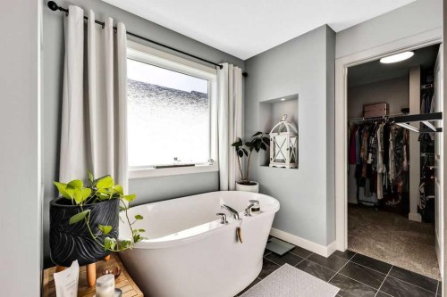 205 Aspenmere Way, Chestermere, AB - Indoor Photo Showing Bathroom