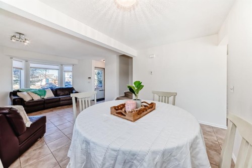 11 Martinridge Place Ne, Calgary, AB - Indoor