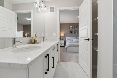 512 River Avenue, Cochrane, AB - Indoor Photo Showing Bathroom