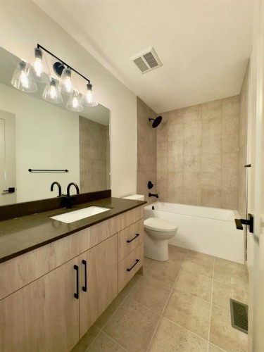 37 North Bridges Landing, Langdon, AB - Indoor Photo Showing Bathroom