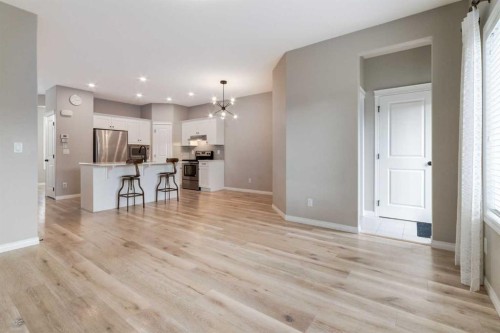 730 Belmont Drive Sw, Calgary, AB - Indoor