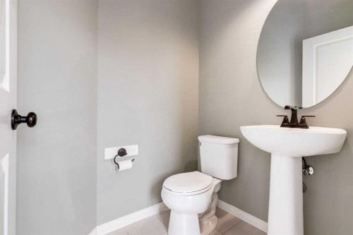 730 Belmont Drive Sw, Calgary, AB - Indoor Photo Showing Bathroom