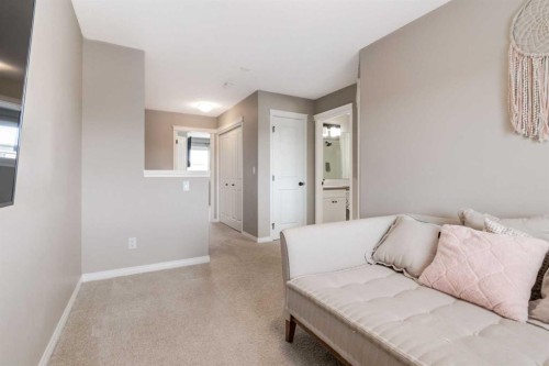 730 Belmont Drive Sw, Calgary, AB - Indoor