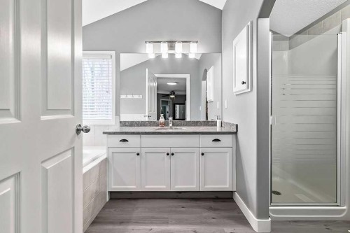 115 Cougarstone Square Sw, Calgary, AB - Indoor Photo Showing Bathroom
