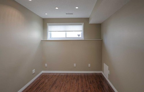125 Silverado Range Cove Sw, Calgary, AB - Indoor Photo Showing Other Room