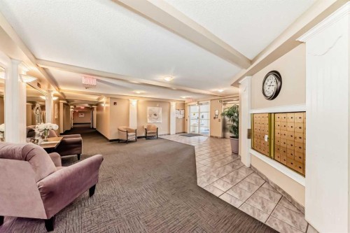 116-6800 Hunterview Drive Nw, Calgary, AB - Indoor Photo Showing Other Room