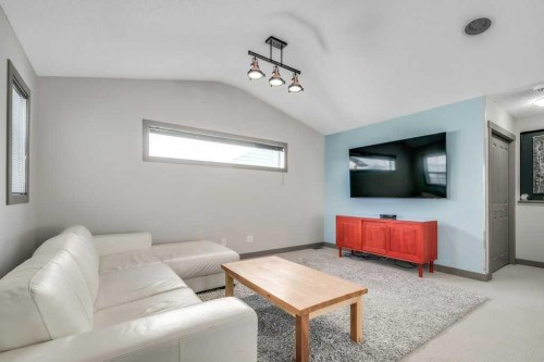 26 Copperfield Common Se, Calgary, AB - Indoor Photo Showing Living Room
